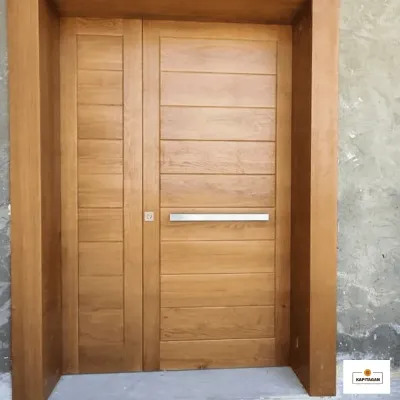 Porte en bois massif